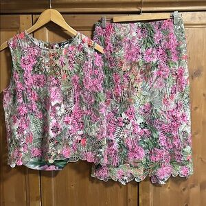 UNGARO
Women’s Printed Floral Lace Midi Pencil Skirt (6) & Lace Blouse (medium)